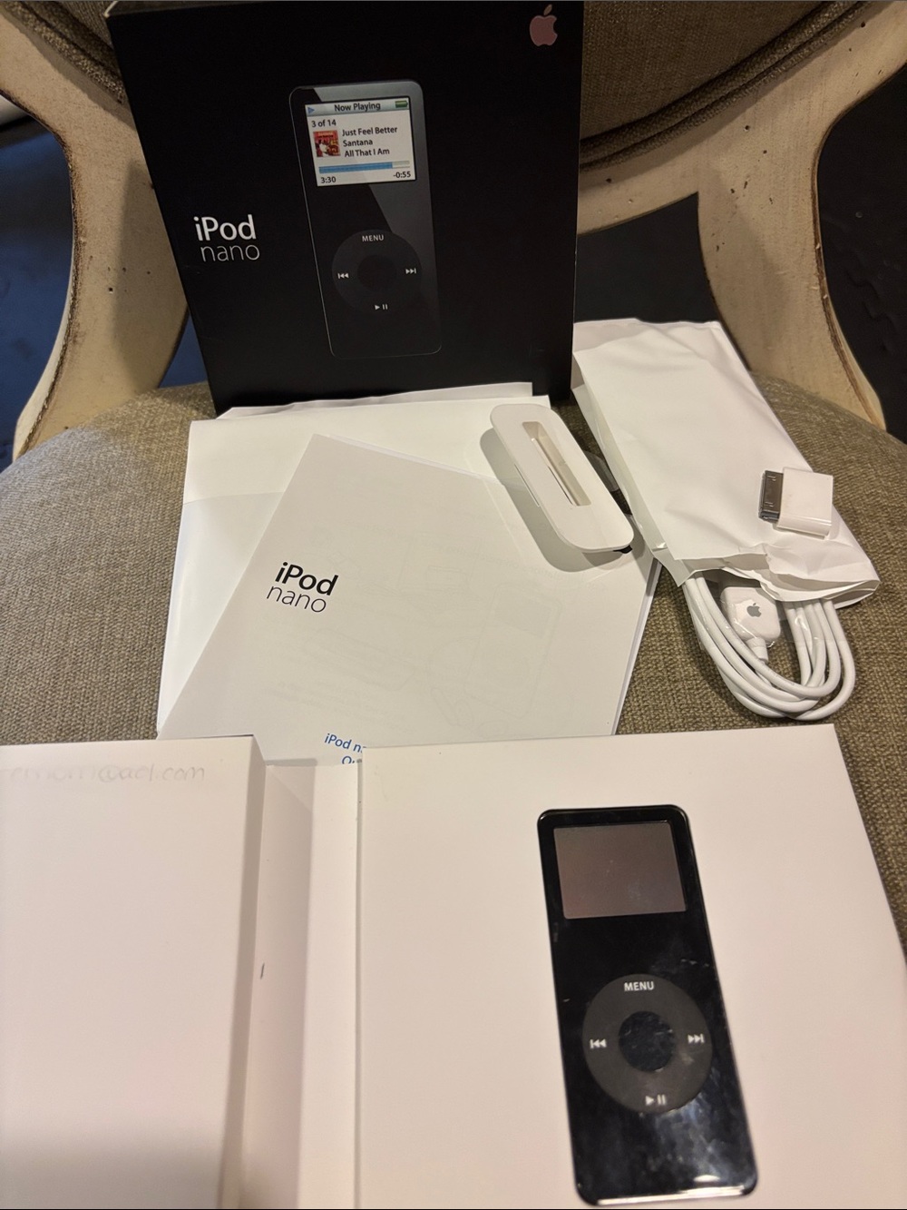 Apple iPod nano Black with Original Box and Cable